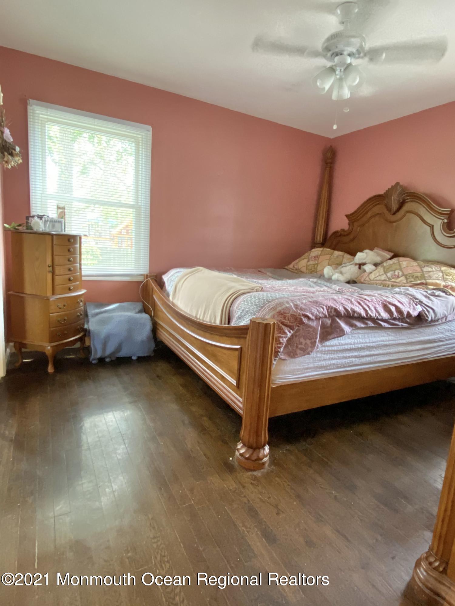 577 Martin Road Toms River, NJ 08753 - Photo 8 of 13 1B86FF2E-B528-49BB-A55C-0C20F347A430