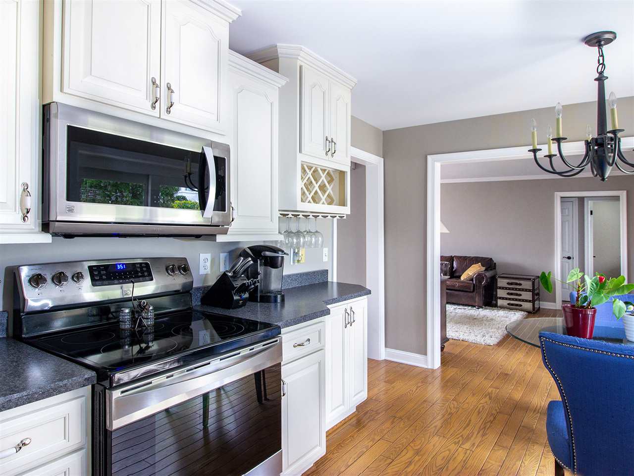 16 Oakwood Road Huntington, WV 25701 - Photo 7 of 32 Gallery Image 7