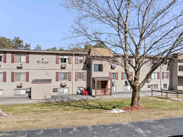 $272,900 | 41 Treetop Circle, Unit 34, Laconia, NH 03246