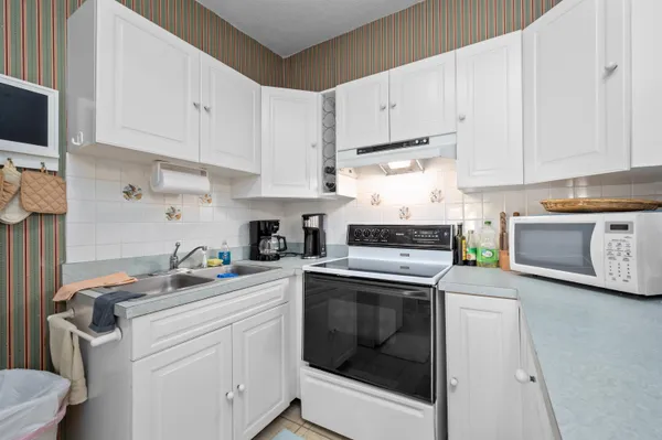 $272,900 | 41 Treetop Circle, Unit 34, Laconia, NH 03246