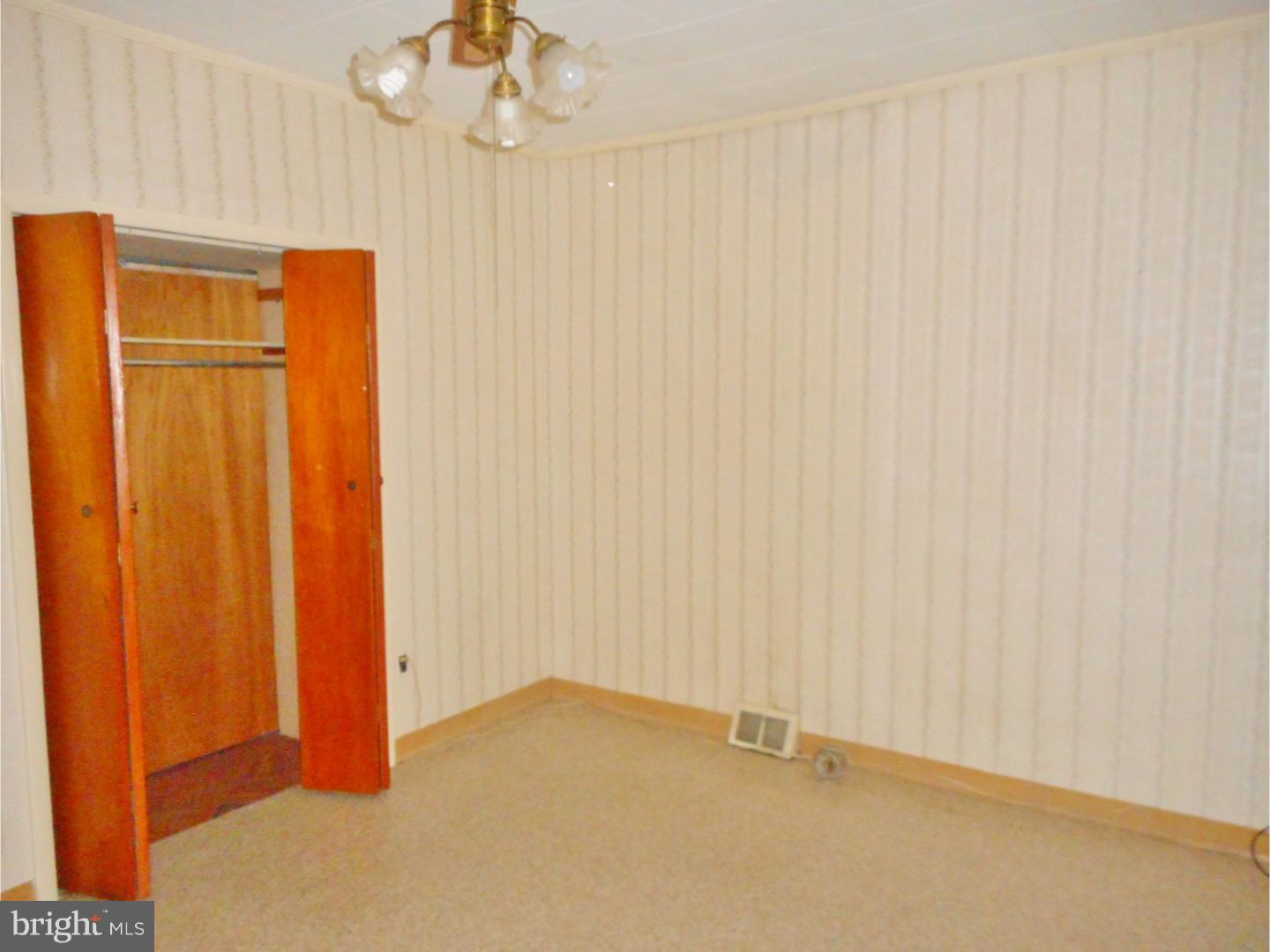 1805 Tree Street Philadelphia, PA 19145 - Photo 11 of 14 Bedroom - Main