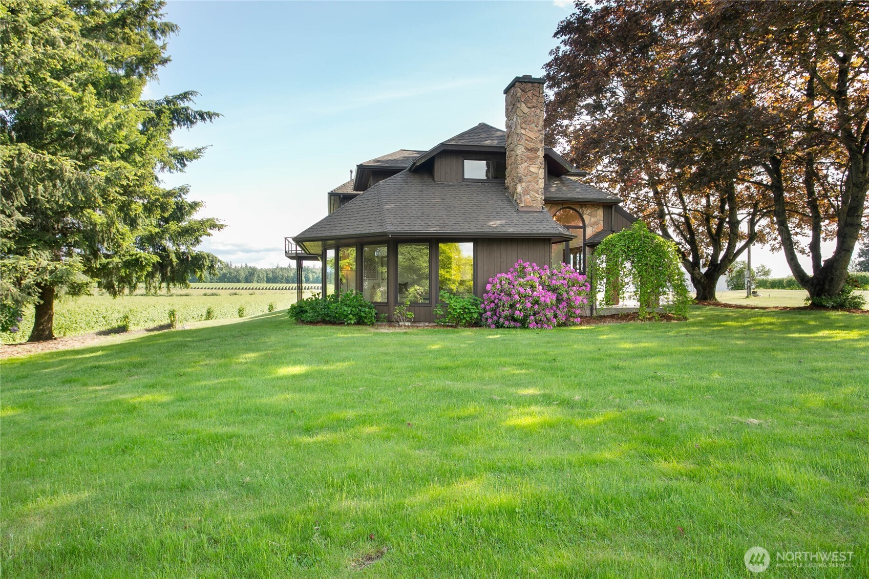1133 East Pole Road Everson, WA 98247 - Photo 3 of 40 a front view of house with garden