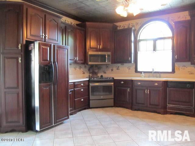 305 West 3rd Street Ina, IL 62846 - Photo 15 of 50