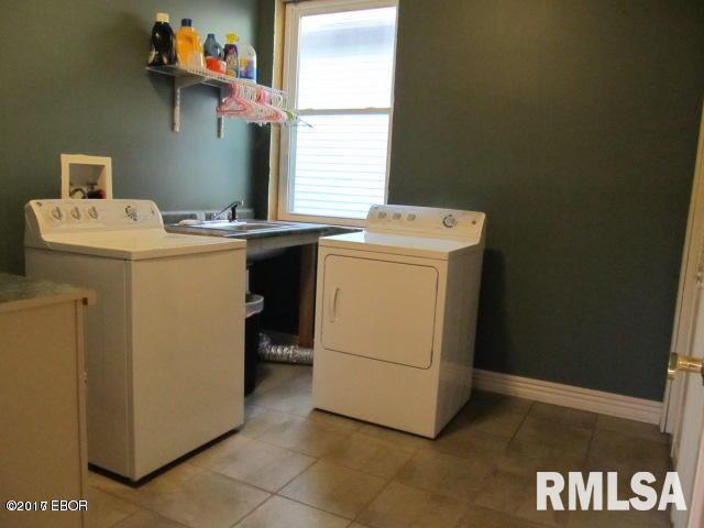 305 West 3rd Street Ina, IL 62846 - Photo 21 of 50