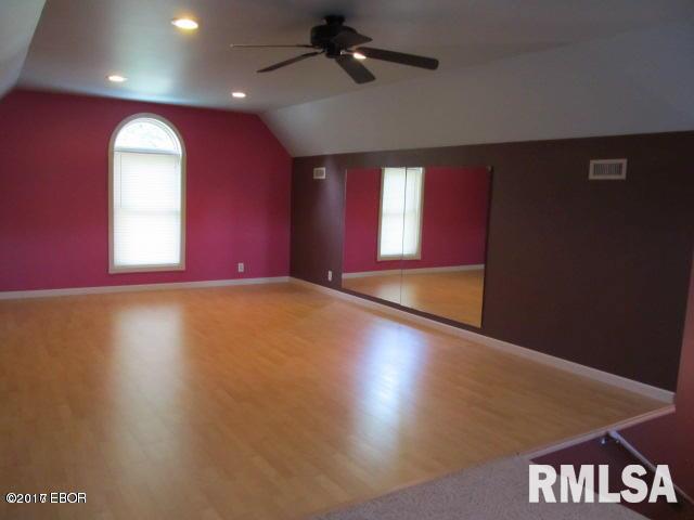 305 West 3rd Street Ina, IL 62846 - Photo 26 of 50