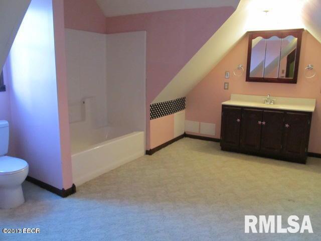 305 West 3rd Street Ina, IL 62846 - Photo 33 of 50