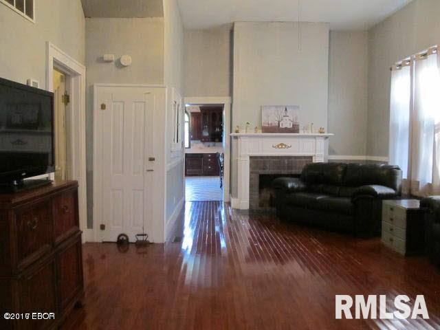 305 West 3rd Street Ina, IL 62846 - Photo 9 of 50