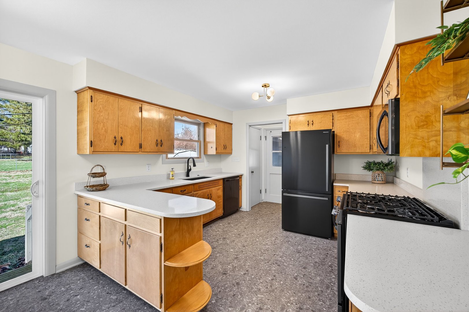 816 West College Avenue Normal, IL 61761 - Photo 11 of 47