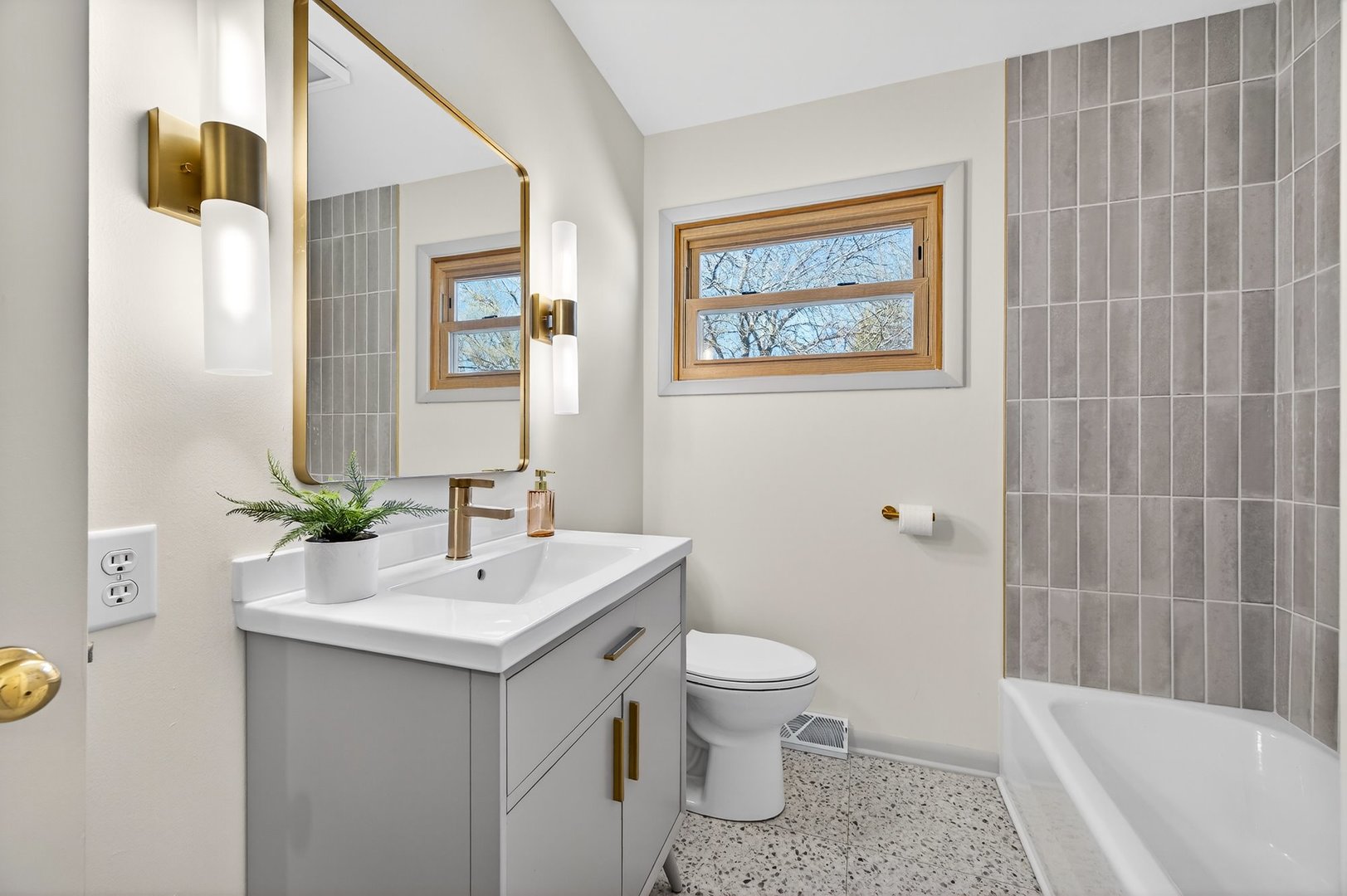 816 West College Avenue Normal, IL 61761 - Photo 19 of 47