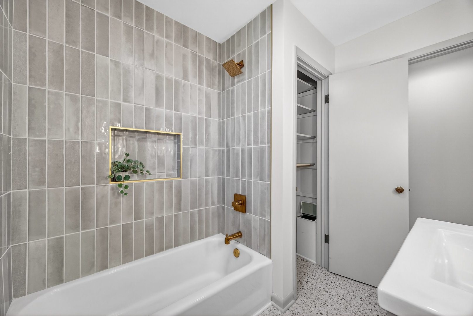 816 West College Avenue Normal, IL 61761 - Photo 20 of 47