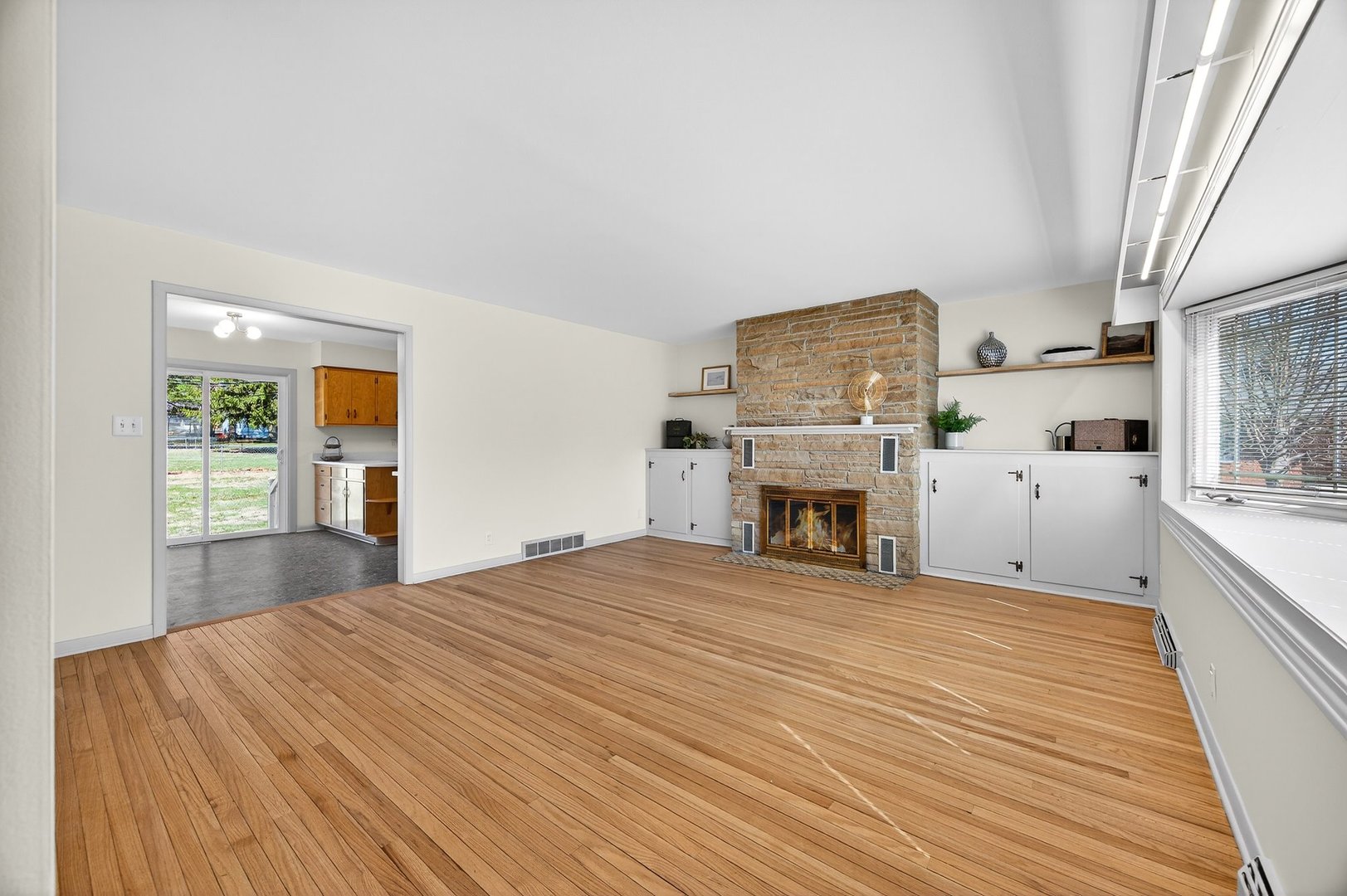 816 West College Avenue Normal, IL 61761 - Photo 2 of 47