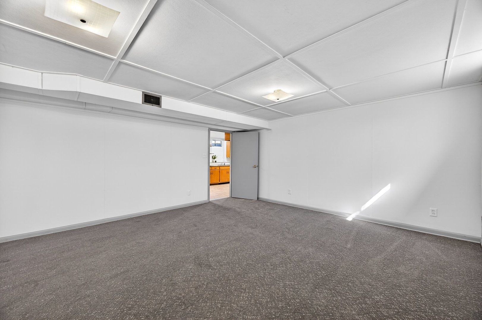 816 West College Avenue Normal, IL 61761 - Photo 31 of 47