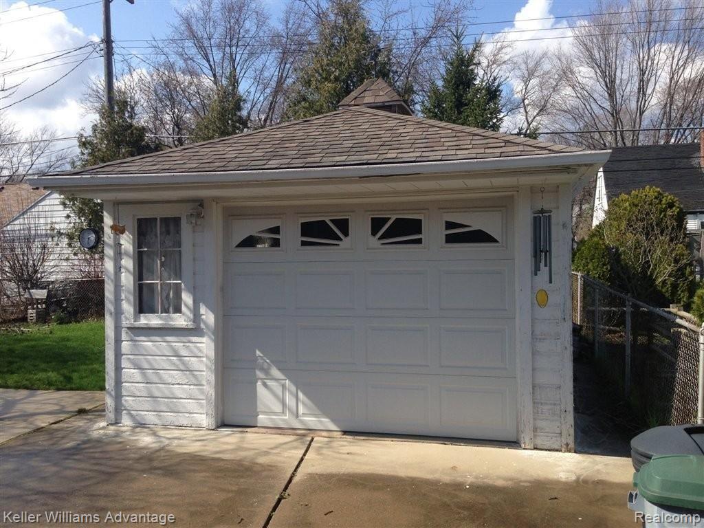 26334 Five Mile Road Redford, MI 48239 - Photo 12 of 15 Garage