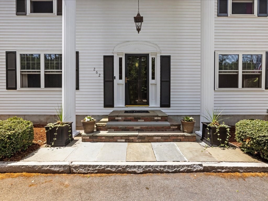 262 West River Road Uxbridge, MA 01569 - Photo 4 of 42 Gallery Image 4