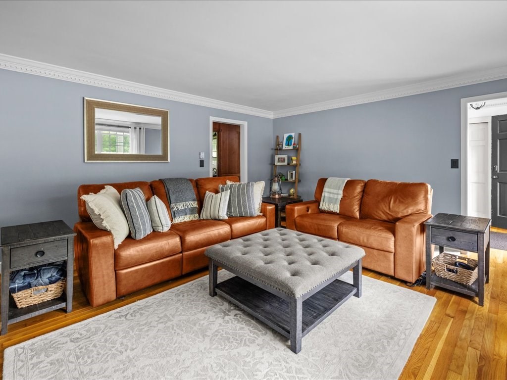 262 West River Road Uxbridge, MA 01569 - Photo 8 of 42 Gallery Image 8