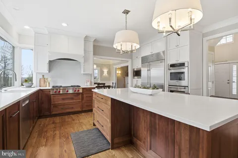 $1,890,000 | 1803 Brookstone Court, Vienna, VA 22182