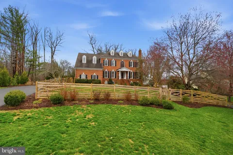 $1,890,000 | 1803 Brookstone Court, Vienna, VA 22182