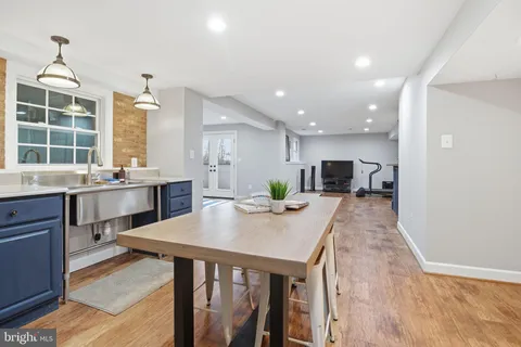 $1,890,000 | 1803 Brookstone Court, Vienna, VA 22182