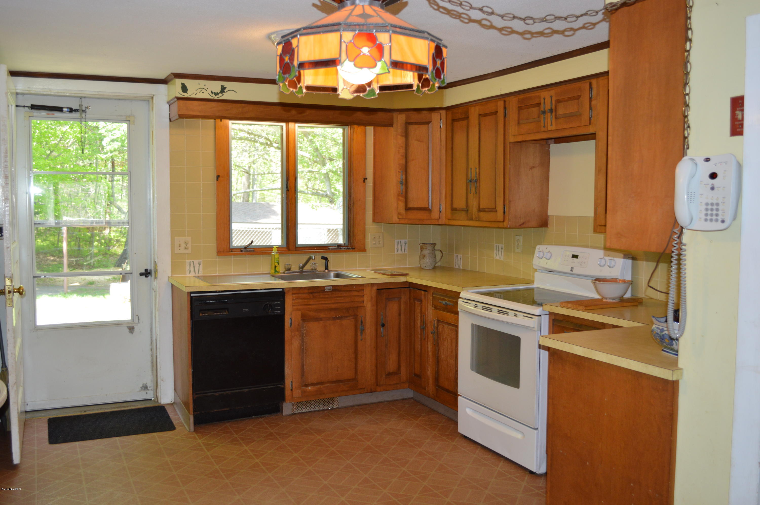 160 Ymca Road Becket, MA 01223 - Photo 30 of 32 Country Kitchen