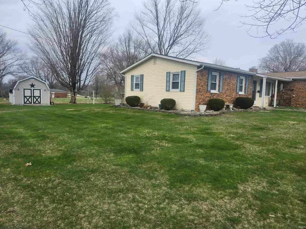 $210,000 | 307 East Sunset Drive, South Whitley, IN 46787