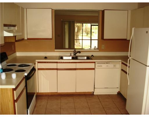 23466 Southwest 57th Avenue, Unit 5050 Boca Raton, FL 33428 - Photo 6 of 16 Kitchen
