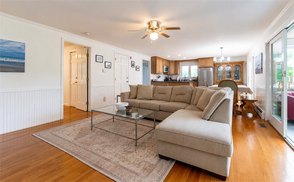 10 Cross Street Narragansett, RI 02882 - Photo 3 of 10