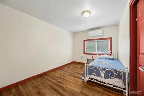 a view of utility room