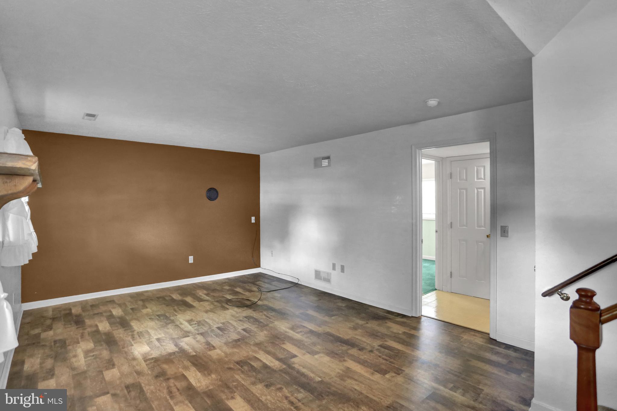 130 Boxwood Road Manchester, PA 17345 - Photo 22 of 41 LL family room