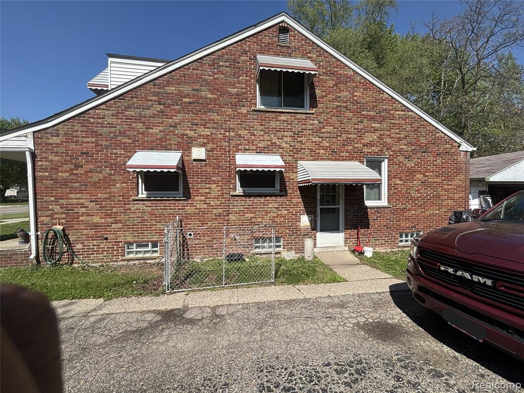 915 East 14 Mile Road Clawson, MI 48017 - Photo 2 of 9