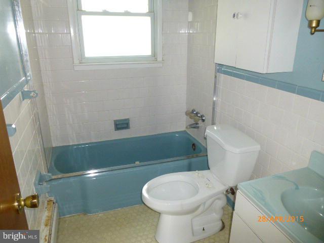 24210 Laytonsville Road Laytonsville, MD 20882 - Photo 11 of 18 Bath