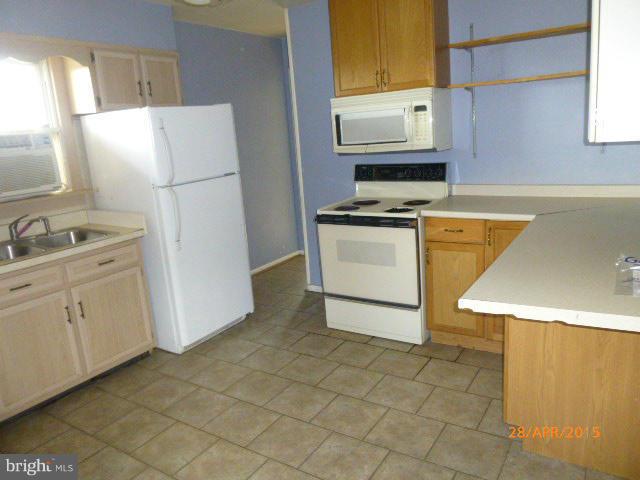 24210 Laytonsville Road Laytonsville, MD 20882 - Photo 8 of 18 Kitchen