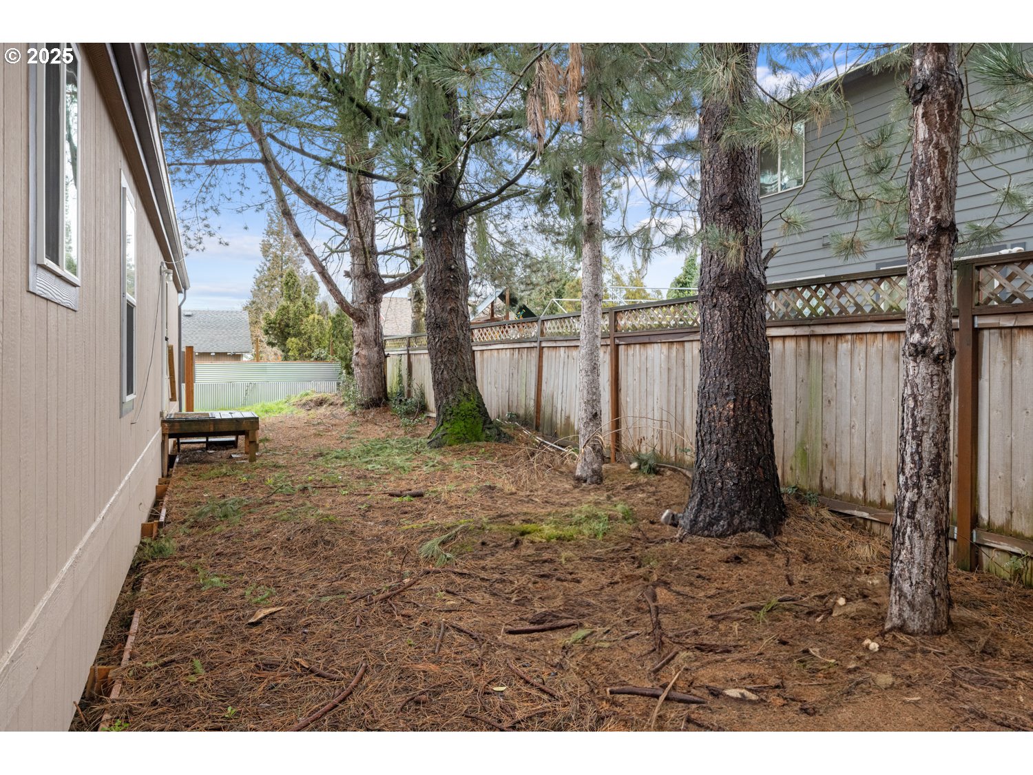2696 Southeast Palmquist Road Gresham, OR 97080 - Photo 16 of 21 a backyard of a house