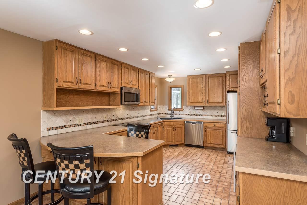 9600 North River Road Freeland, MI 48623 - Photo 4 of 40