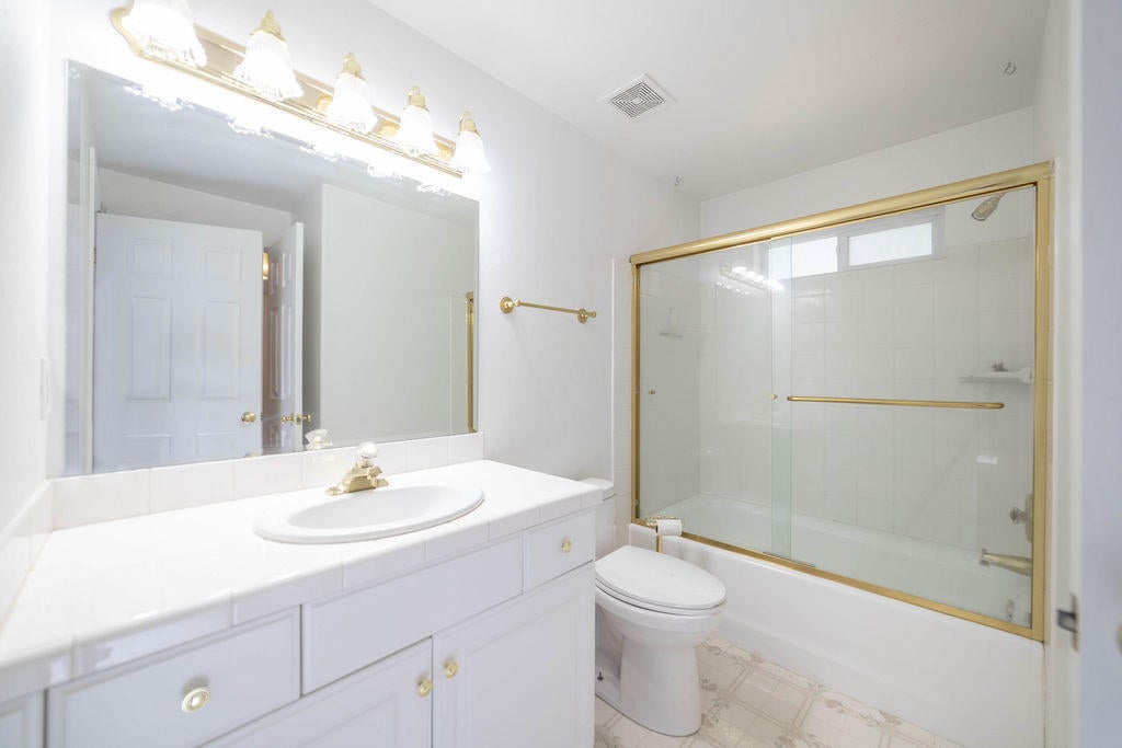 16944 Downey Road Bend, OR 97707 - Photo 18 of 44 Main bath downstairs