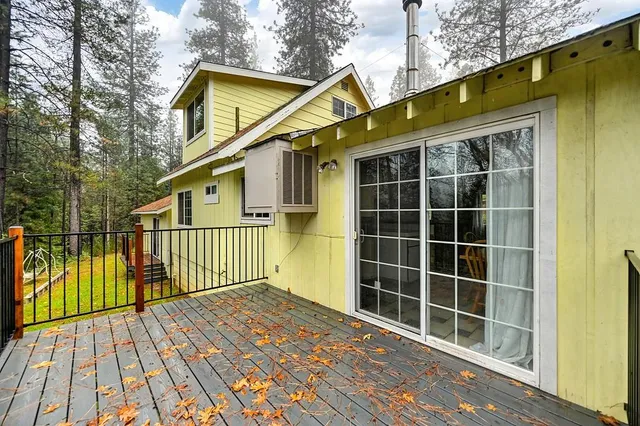 a view of outdoor space and garden