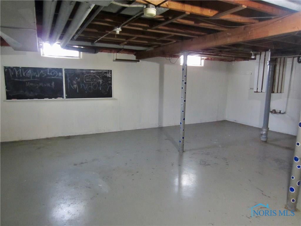 4558 Elmhurst Road Toledo, OH 43613 - Photo 18 of 22 Photo 18