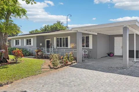 $495,000 | 4688 Northwest 1st Street, Plantation, FL 33317