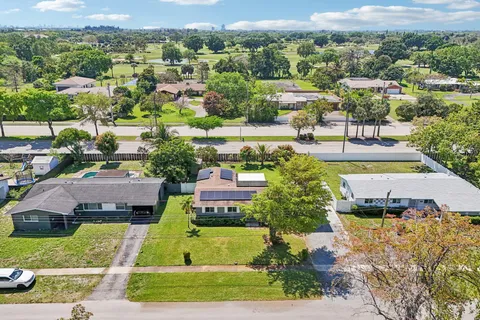 $495,000 | 4688 Northwest 1st Street, Plantation, FL 33317