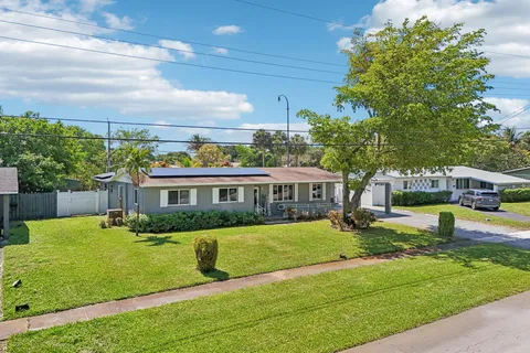 $495,000 | 4688 Northwest 1st Street, Plantation, FL 33317