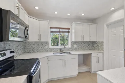 $495,000 | 4688 Northwest 1st Street, Plantation, FL 33317