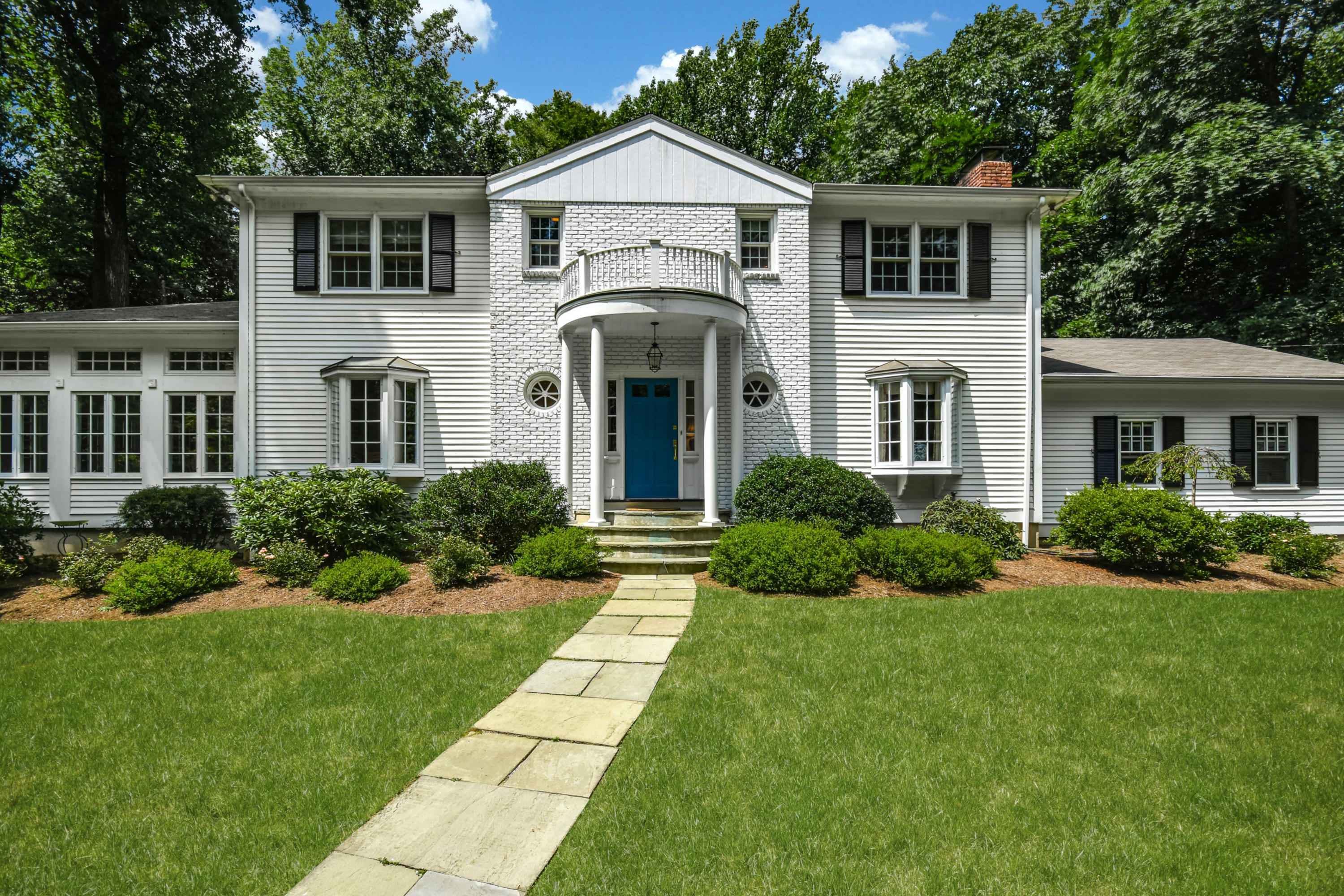 519 Brookside Road New Canaan, CT 06840 - Photo 2 of 29 170313016-2