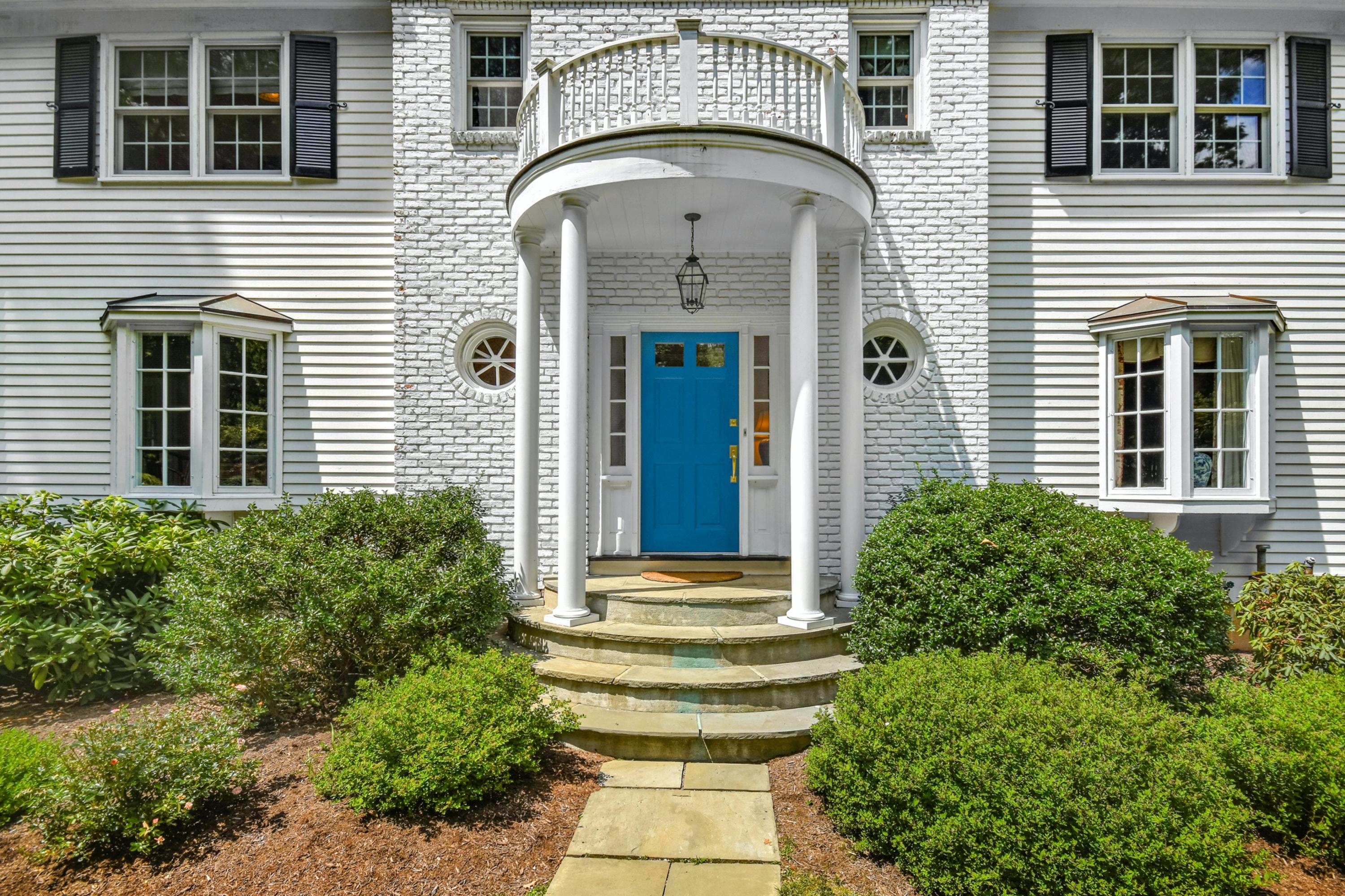 519 Brookside Road New Canaan, CT 06840 - Photo 3 of 29 170313016-3