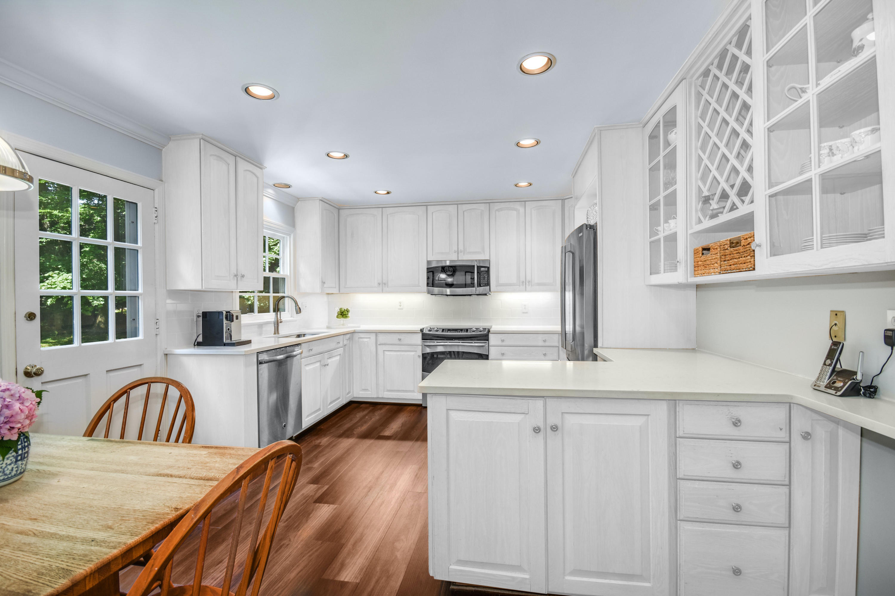 519 Brookside Road New Canaan, CT 06840 - Photo 8 of 29 170313016-8