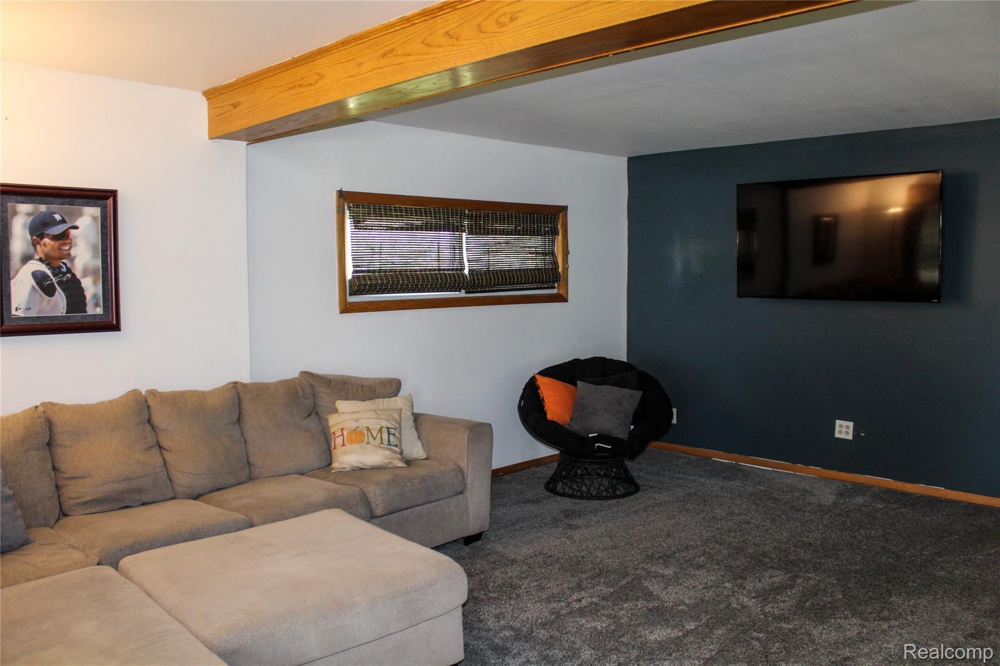 25294 Peter Kaltz Road Warren, MI 48091 - Photo 2 of 33 Livingroom.1