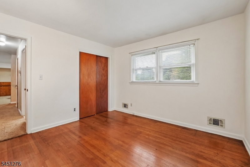 161 Chamberlain Road Oak Ridge, NJ 07438 - Photo 10 of 25 Gallery Image 10