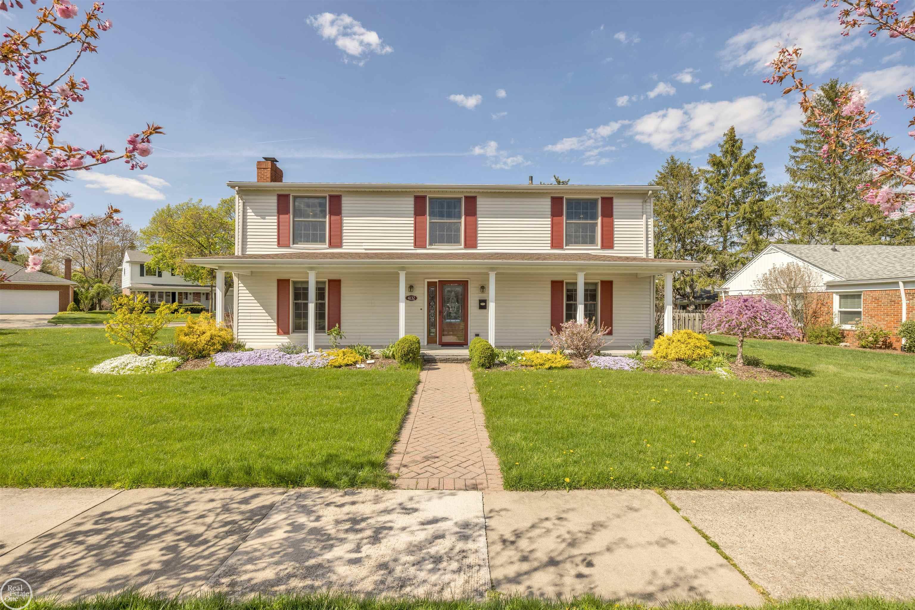 4132 Amherst Road Royal Oak, MI 48073 - Photo 2 of 49 50143663-a33d09a3-d2d7-40b8-baf3-4ce4b7f97a09.JPG