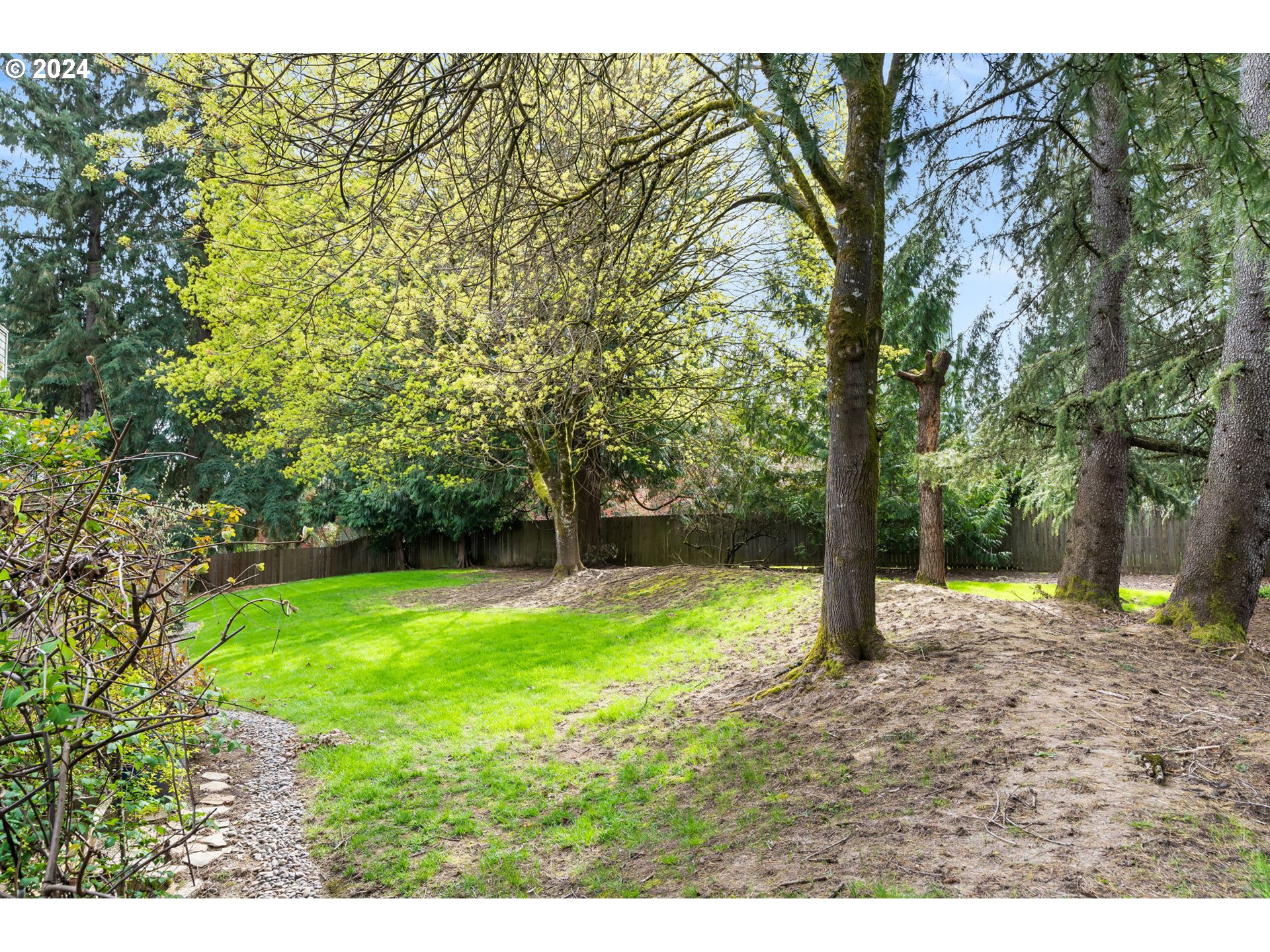 4880 Southwest Scholls Ferry Road, Unit 7 Portland, OR 97225 - Photo 20 of 22 Green Space