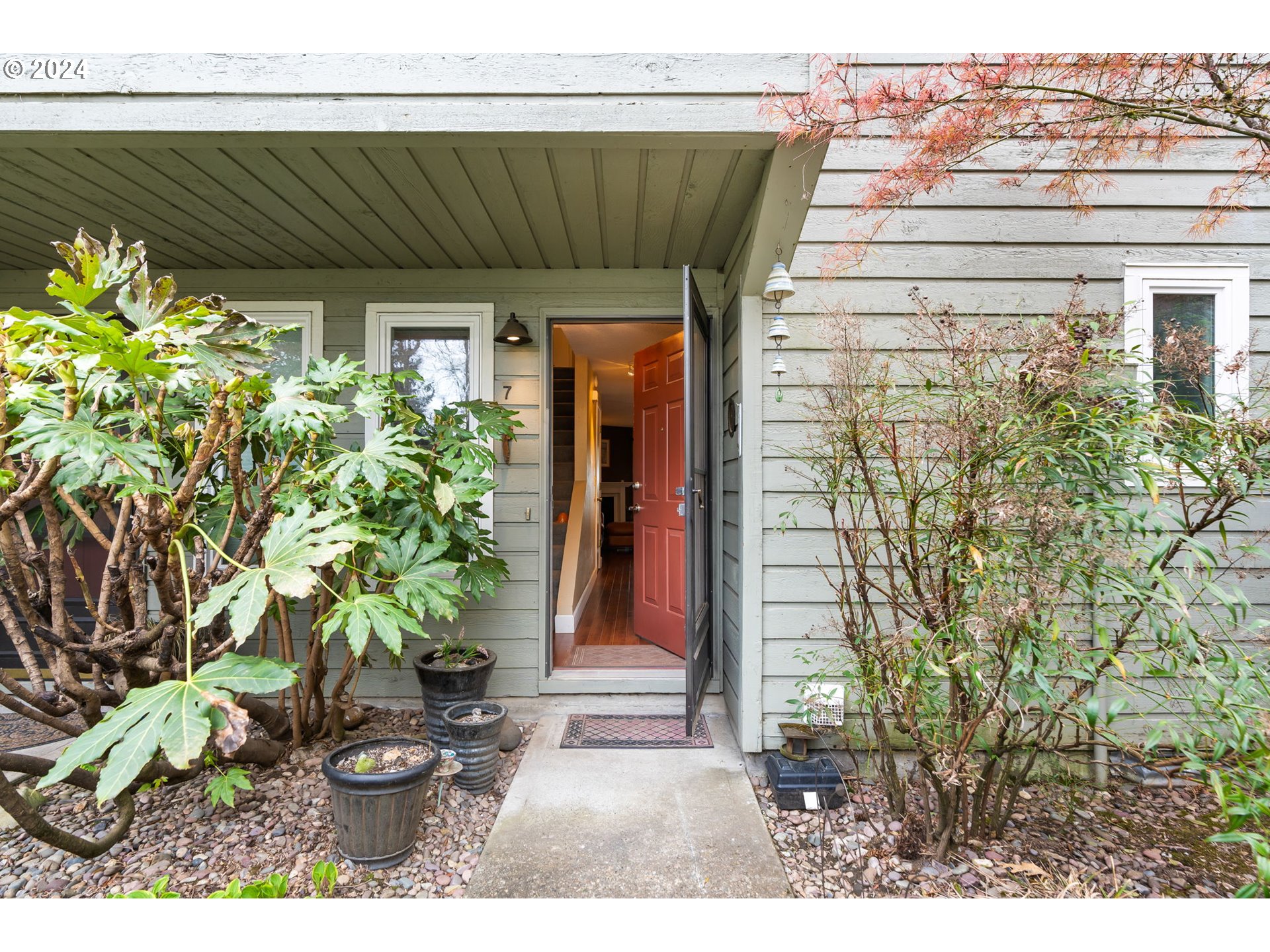 4880 Southwest Scholls Ferry Road, Unit 7 Portland, OR 97225 - Photo 2 of 22 Living Room
