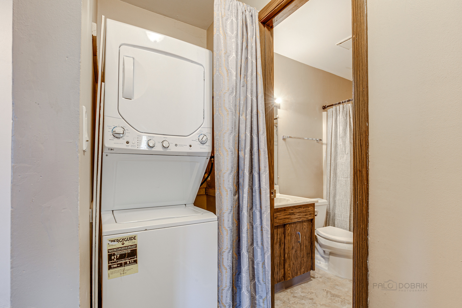 663 Beth Court Gurnee, IL 60031 - Photo 13 of 26 a utility room with dryer and washer