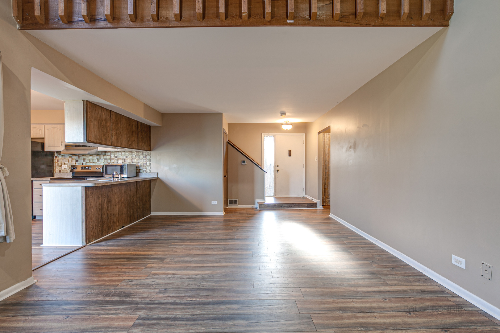663 Beth Court Gurnee, IL 60031 - Photo 5 of 26 a view of a kitchen with a stove